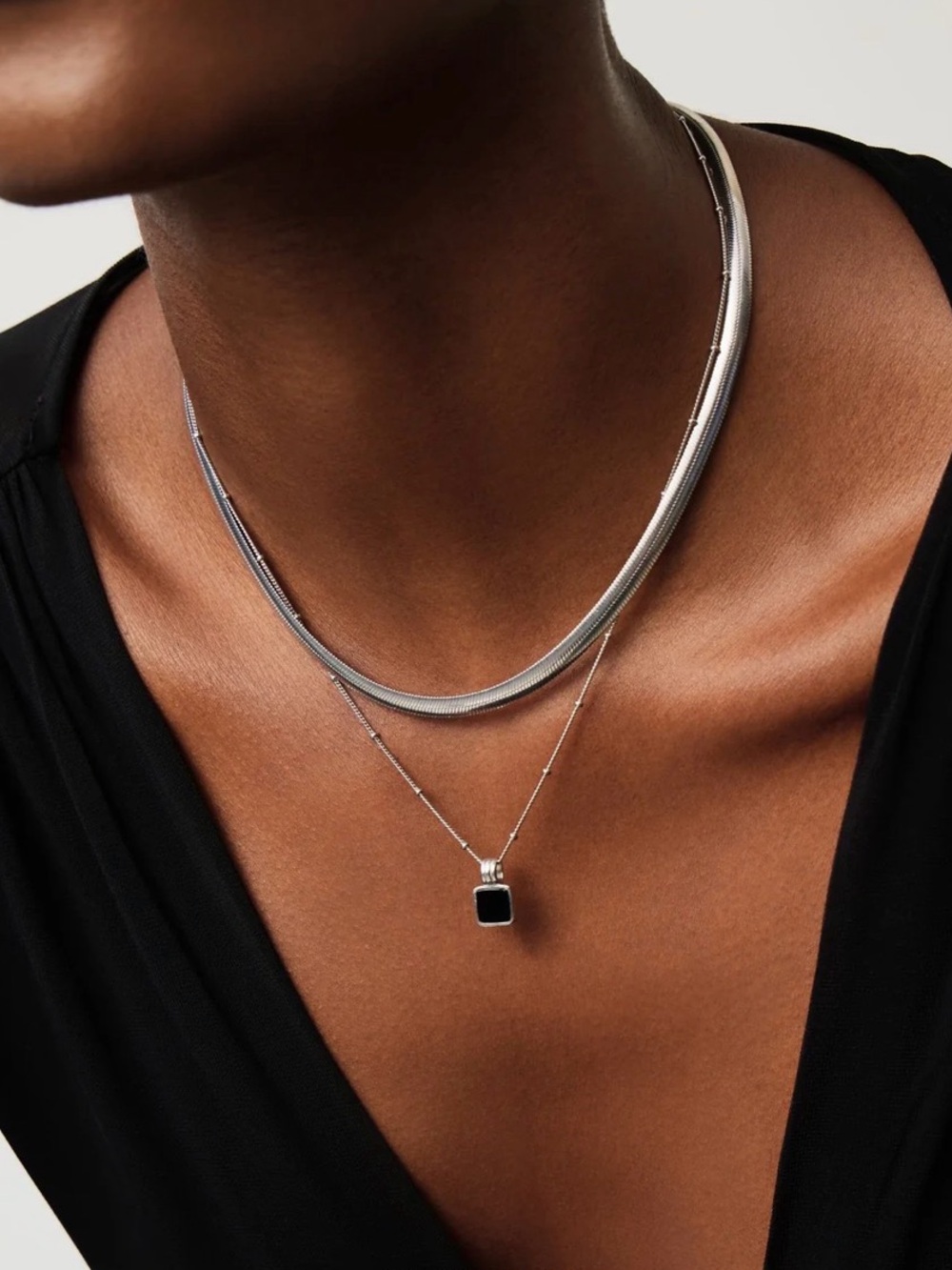 Beautiful Earth Black Square Pendant Necklace - Women